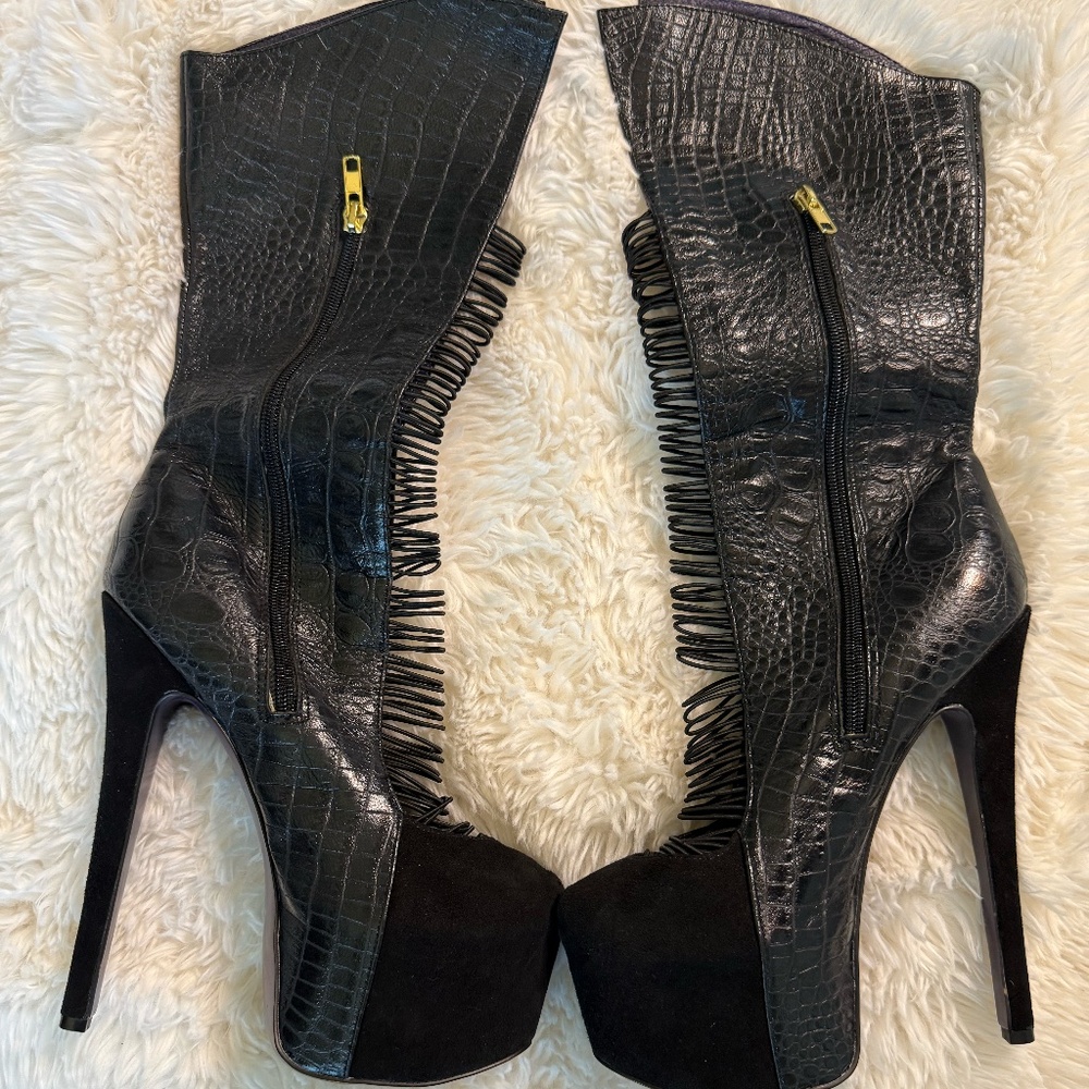 Black Croc-Embossed Thigh-High Platform Stiletto Boots with Caged Lace-Up Design - Picture 2 of 6